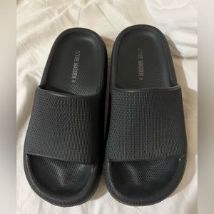 Steve Madden Cloud Slides